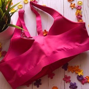 Victoria's Secret Intimates & Sleepwear - Victoria Sport Incredible Knockout Ultra Max Bra Victoria's Secret Intimates & Sleepwear - Victoria Sport Incredible Knockout Ultra Max Bra